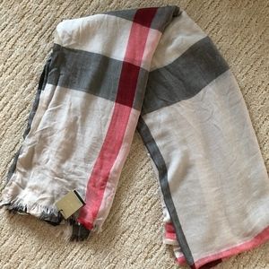 Brand new burberry scarf